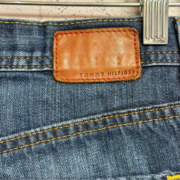 Tommy Hilfiger Women's Size 6 Denim Jeans Mid-Rise Medium Wash - Picture 6 of 13